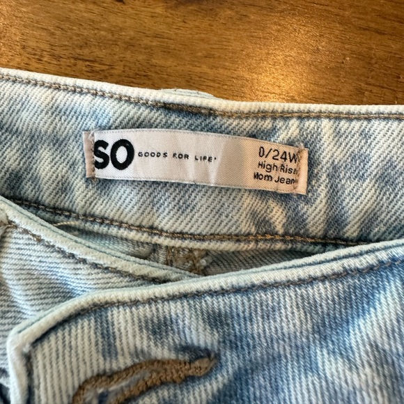 SO High Rise Mom Jeans. Size 0. - Picture 5 of 5